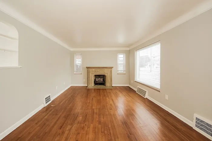3 bed, 3.5 bath, 1318 sqft, $1,600 — Photo 4