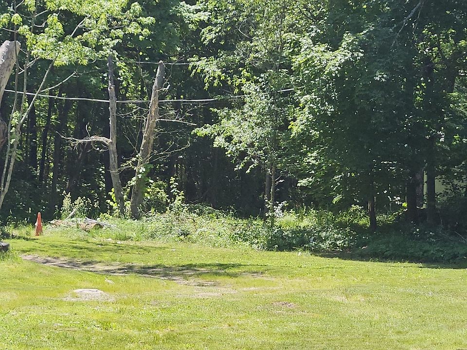 2nd image of 571 Crescent St