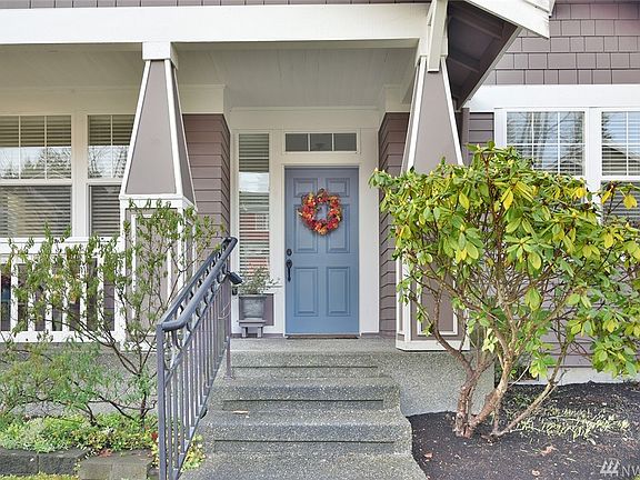 2nd image of 213 NE Flowering Dogwood Ct