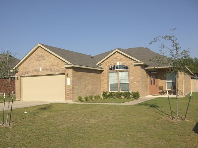 1st image of 117 Deerwood Oaks