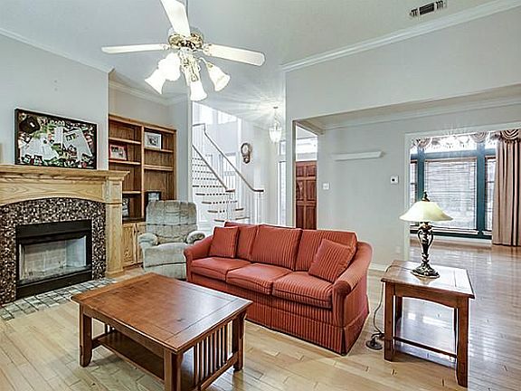 4th image of 421 Meadow Creek Dr