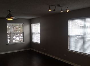 711 Superior Ct APT 103, Naperville, IL 60563