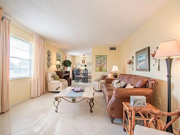 5th image of 4 Vista Palm Ln APT 201