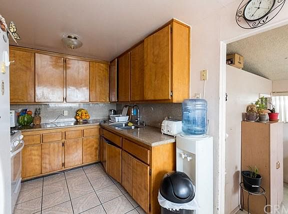 4th image of 1036 N Wilmington Blvd