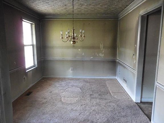 2nd image of 1176 Masters Ln