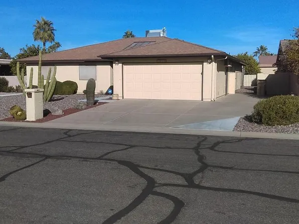 26429 S New Town Dr, Sun Lakes, AZ 85248