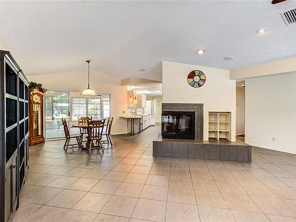 5th image of 33328 Somerset Dr