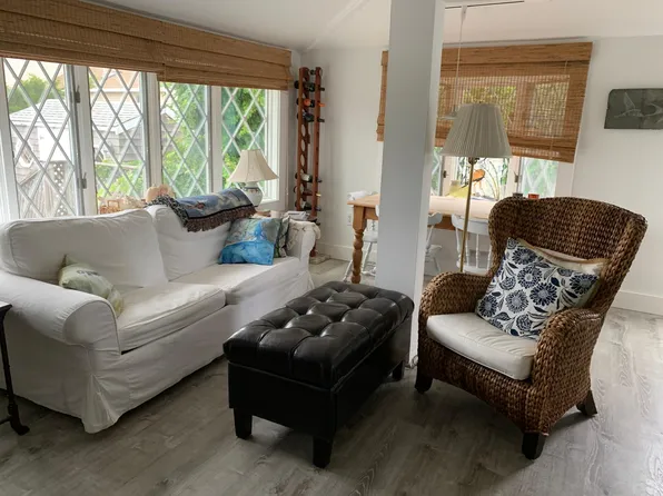 5 6th St, Newbury, MA 01951