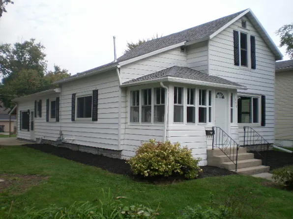 156 W Centennial St, Nappanee, IN 46550