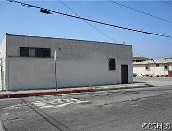 3rd image of 10405 S Grevillea Ave