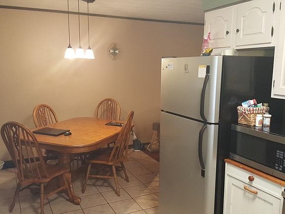 3rd image of 332 Pheasant Run Dr