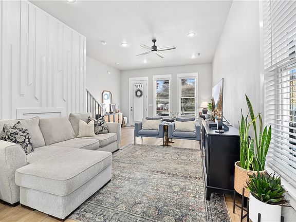 3rd image of 1315 S Duncan Ave #1315
