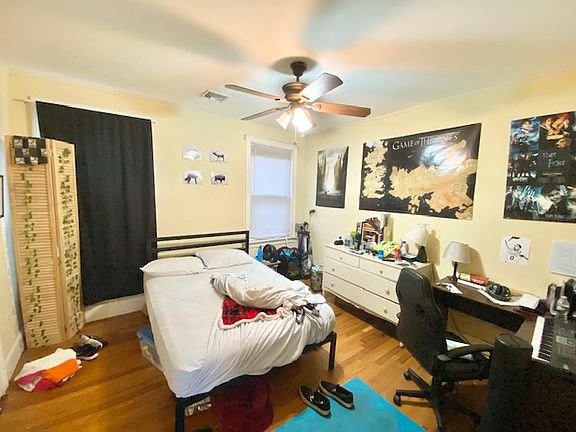 4th image of 731 Parker St APT 2