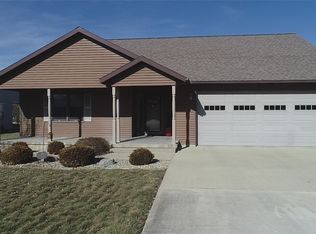 1711 W North 1st St, Shelbyville, IL 62565