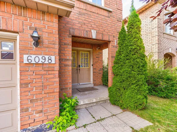 6098 Rowers Cres, Mississauga, ON L5V 3A2