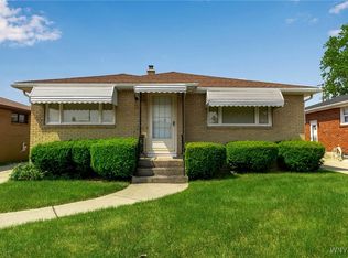 74 Lydia Ln, Cheektowaga, NY 14225