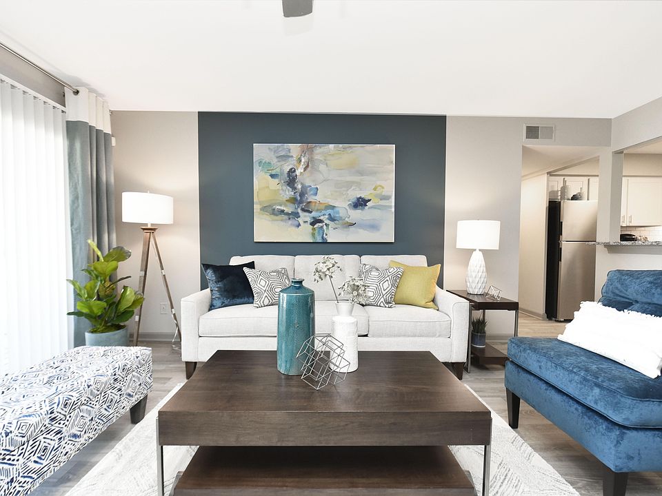 Spacious living room