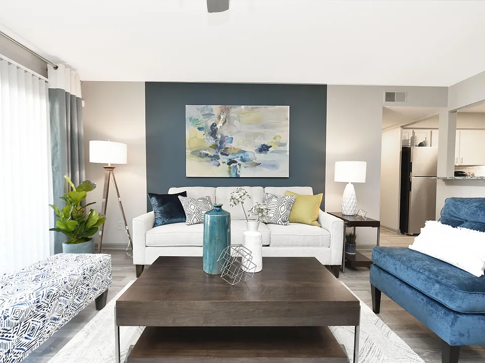 Spacious living room