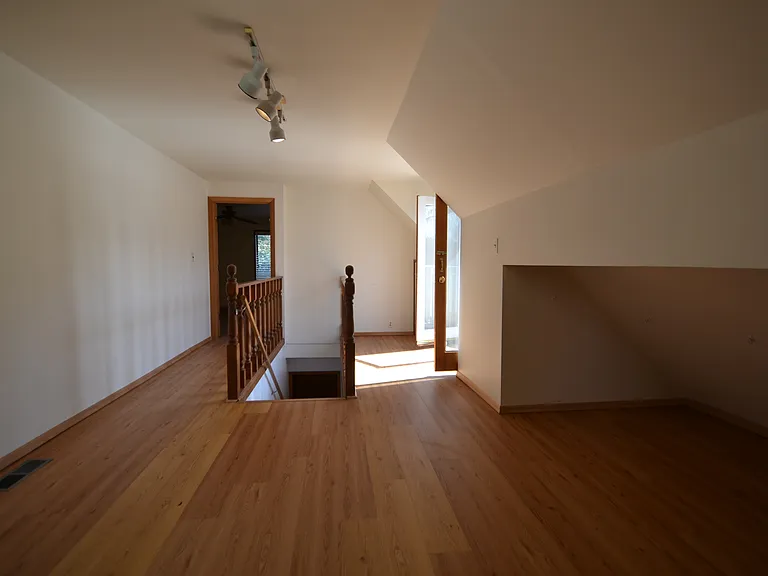 10039 Sand Point Way NE — Photo 14
