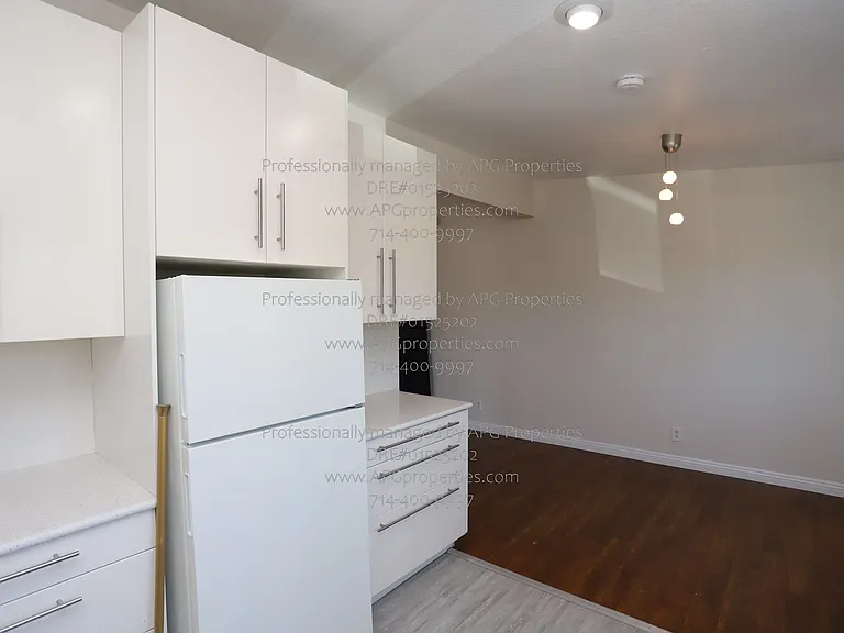 636 E Birch St #E — Photo 19