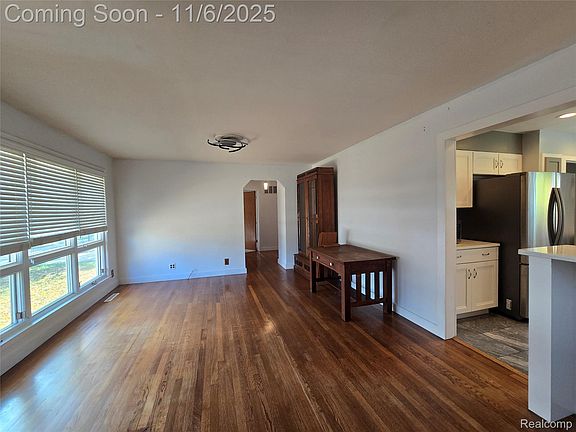 2nd image of 629 N Campbell Rd