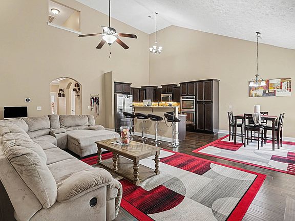 5th image of 264 Autumn Terrace Ln