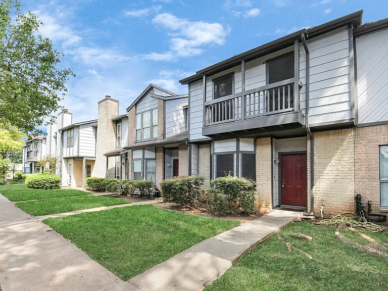 12400 Brookglade Cir #47 — Photo 3