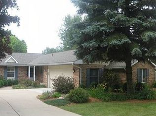 1343 Lone Tree Rd, Milford, MI 48380