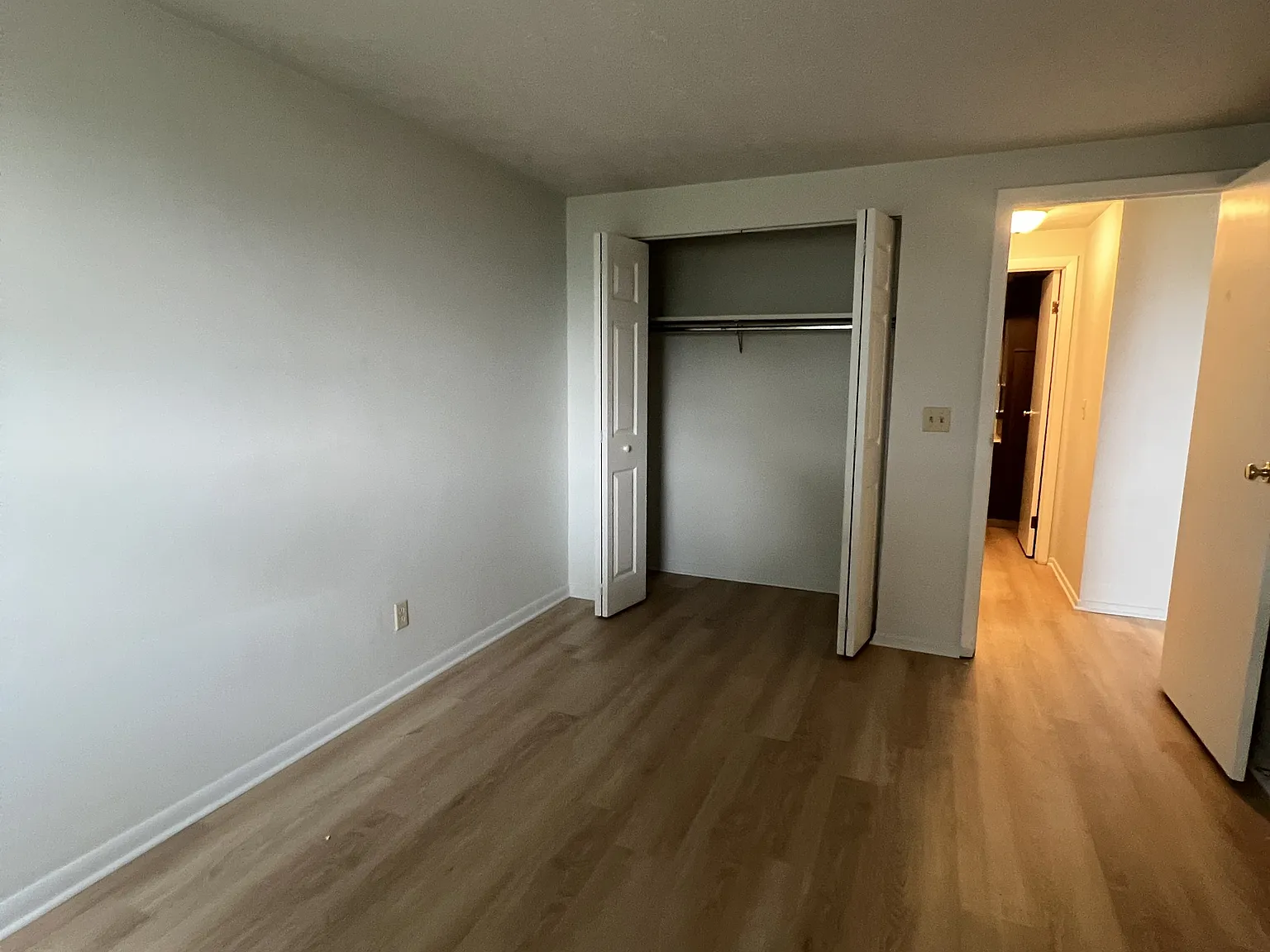 SH Shore Harbor - 4008 West Erie Ave - B — Photo 3