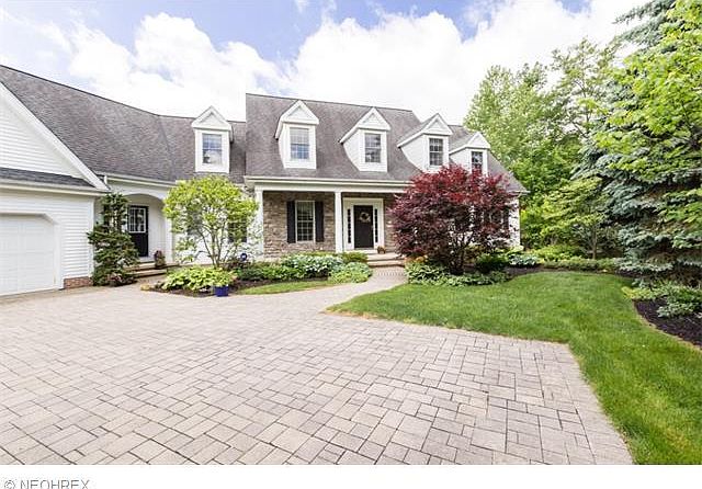 1st image of 520 Woodland Ct