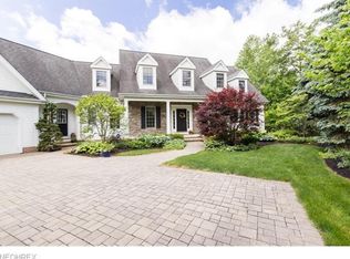 520 Woodland Ct, Chagrin Falls, OH 44022