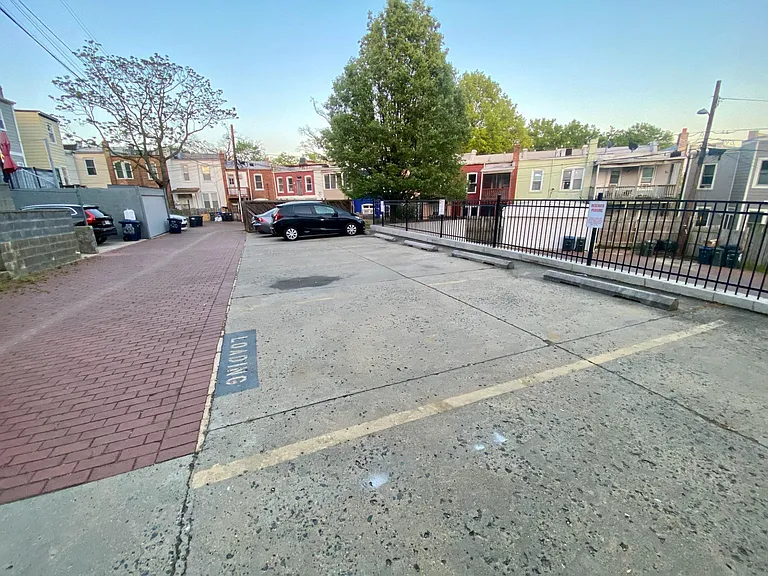 Irving St NW — Photo 18