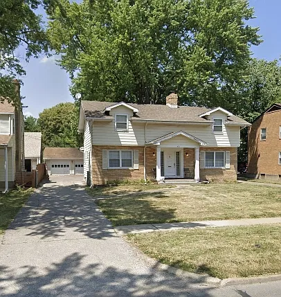 421 W Lawrence Ave