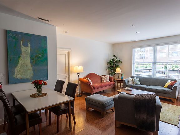 2nd image of 20 Avenue And Port Imperial #117