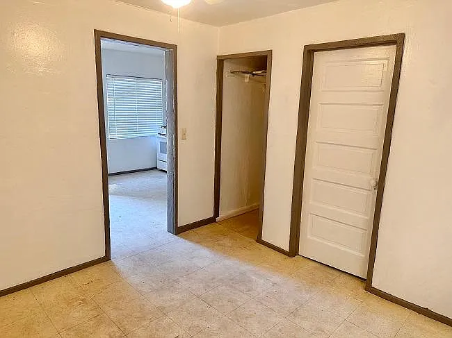 1230 W 3rd St #3 — Photo 3