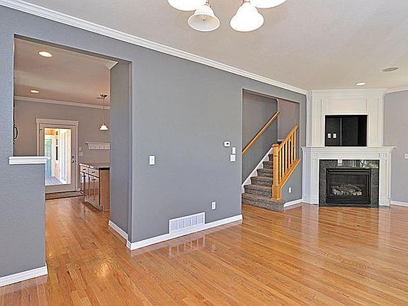 3rd image of 2844 N Havana St