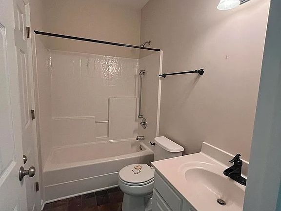 5th image of 1221 Claret Ln