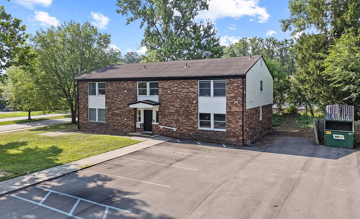 Building Photo - 15929 W Eleven Mile Rd