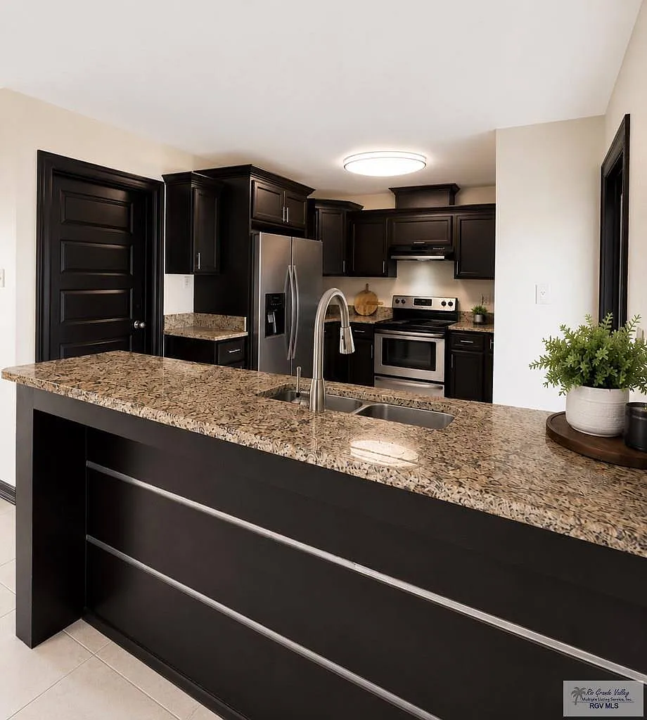 3 bed, 1170 sqft, $1,800 — Photo 3