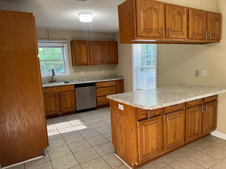 2400 Spring Creek Hwy — Photo 3