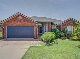2712 SE 92nd Cir, Moore, OK 73160