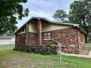 901 Liberty Dr, Seneca, MO 64865