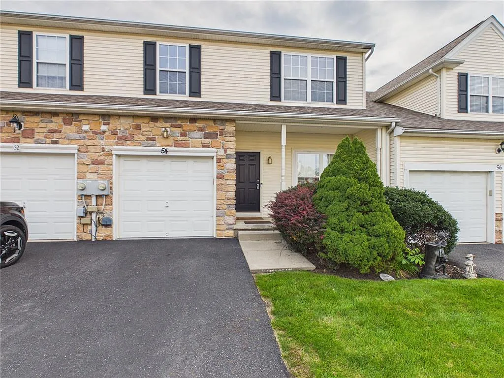3 bed, 2.5 bath, 1836 sqft, $2,400 — Photo 1