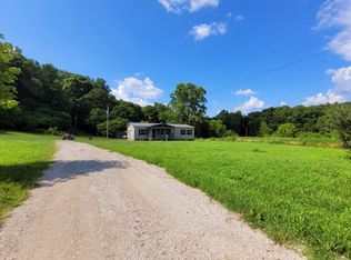 995 Coaling Rd, Charlotte, TN 37036