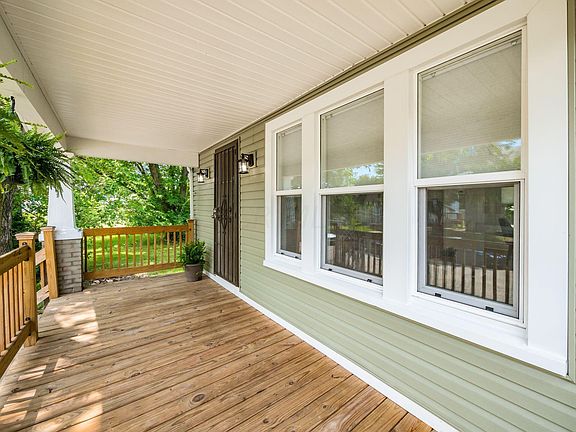 4th image of 876 Campbell Ave