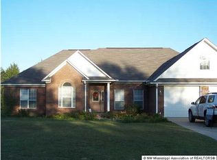 1594 Freeman Rd, Como, MS 38619