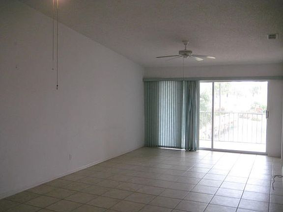 3rd image of 915 New Waterford Dr APT 101