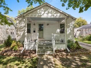 216 E High St, Monticello, IL 61856