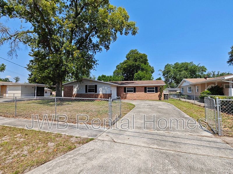 1st image of 5833 Jaguar Dr W