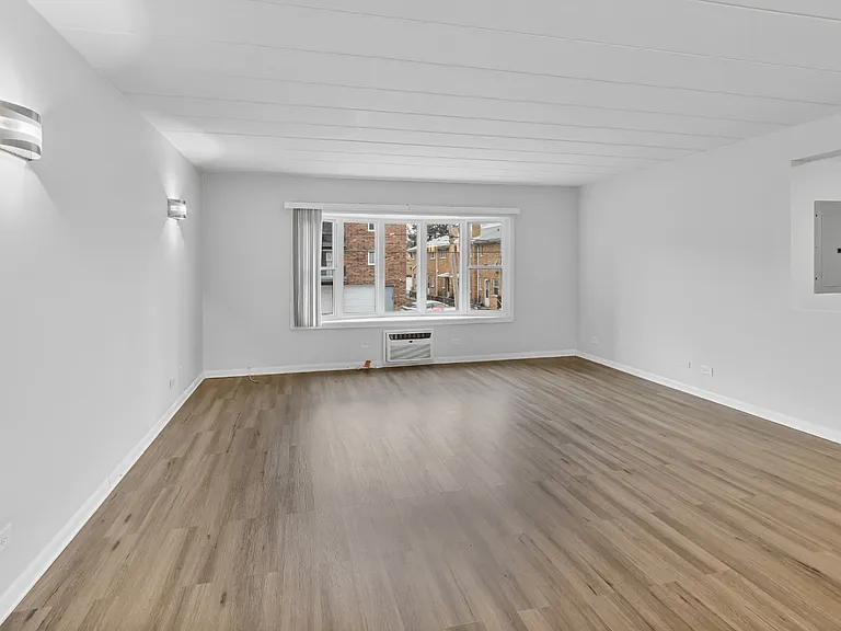 30 S Spring Ave #105 — Photo 11